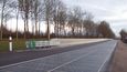 Solární panely v silnici u francouzské vesničky Tourouvre