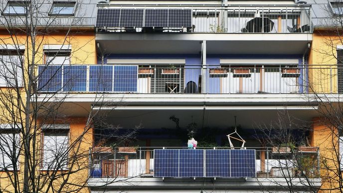 V Německu roste popularita solárních panelů pro instalaci na balkonech