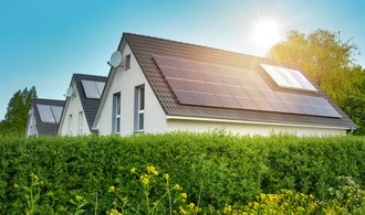 Zájem Čechů o dotace na fotovoltaiku a tepelná čerpadla je letos rekordní