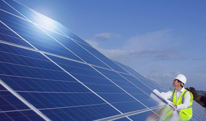 Solární panely možná čeká zvýšení účinnosti.