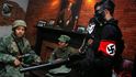 V Indonésii otevřeli kavárnu v nacistickém stylu z války