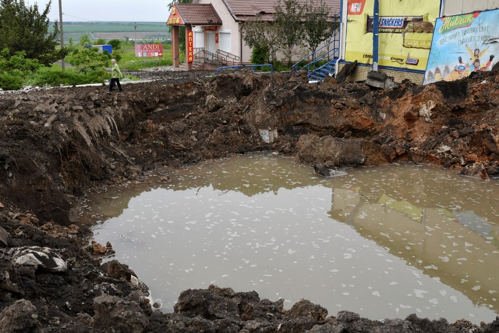 Škody po ostřelování ve městě Soledar v Doněcku (18.5.2022)