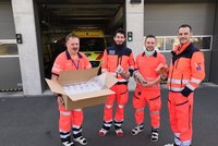 Koronavirus v Brně: Mile zaskočení záchranáři, lidé jim nosí jídlo, dobroty i dárky
