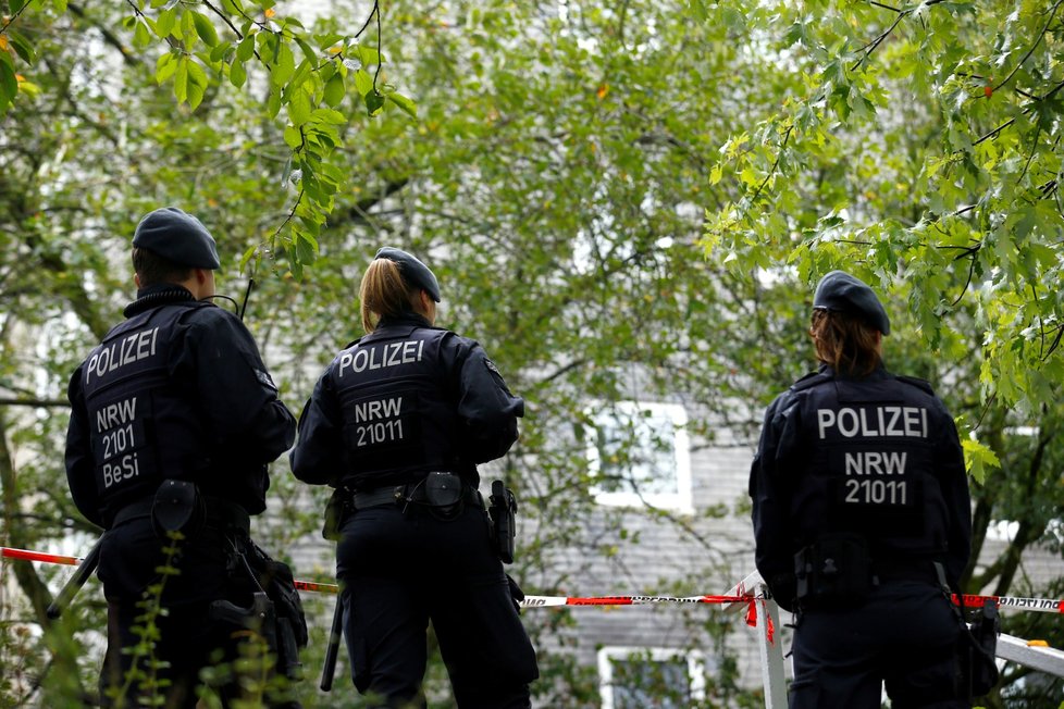 Policie objevila těla pěti dětí v bytě v Solingenu v Německu.