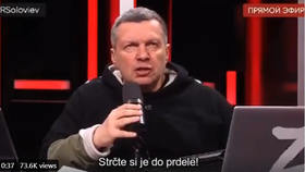 Válka na Ukrajině: Proputinovský moderátor hřímal kvůli sankcím. "Strčte si je do p*dele"