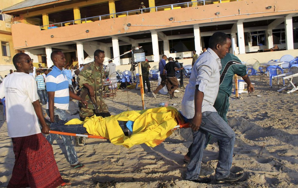 Útok islamistů na plážovou restauraci v somálské metropoli Mogadišu si vyžádal přes 20 mrtvých