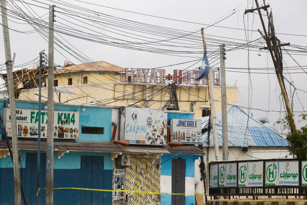 Nejméně 20 lidí zahynulo od pátku při útoku na hotel v hlavním městě Somálska (20. 8. 2022)