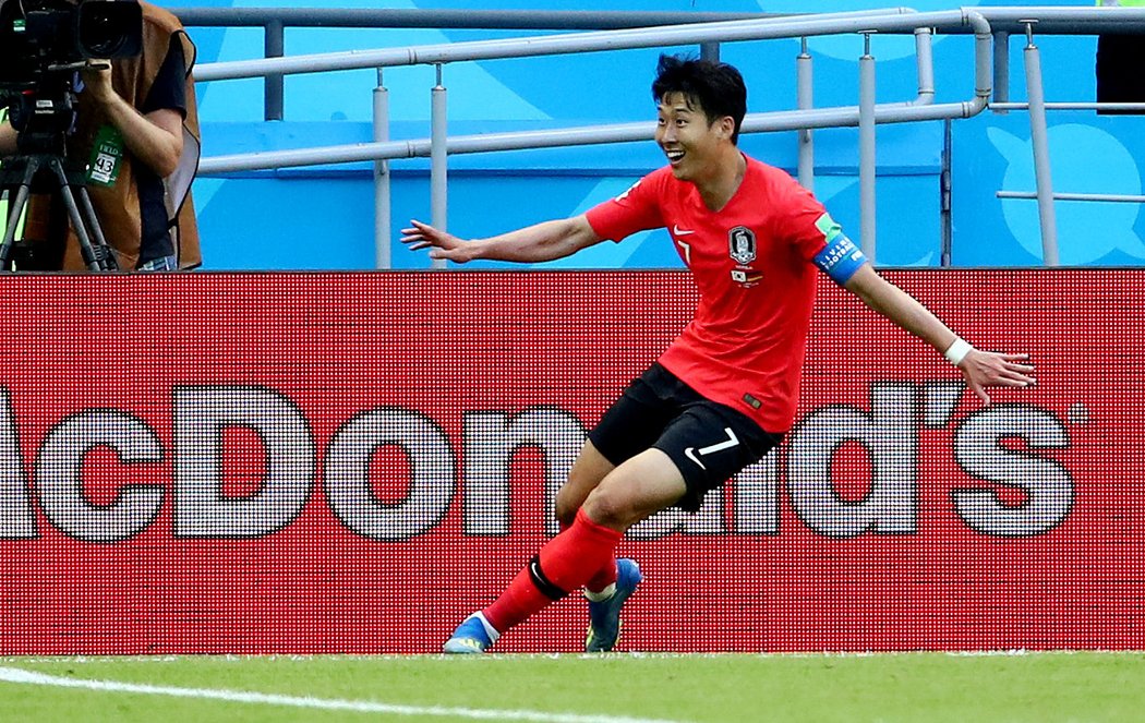 Korejec Son Hung-min v euforii po druhé brance v zápase proti Německu