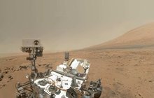 Pořídila sonda Curiosity důkaz života na Marsu? Že by zkamenělý leguán?!