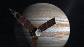 Sonda Juno je na oběžné dráze planety Jupiter.