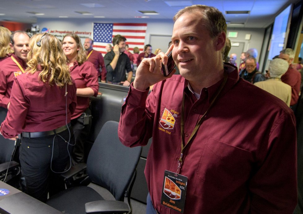 Americká sonda InSight úspěšně přistála na Marsu