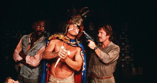 Sonny Landham ve snímku Firewalker s Chuckem Norrisem
