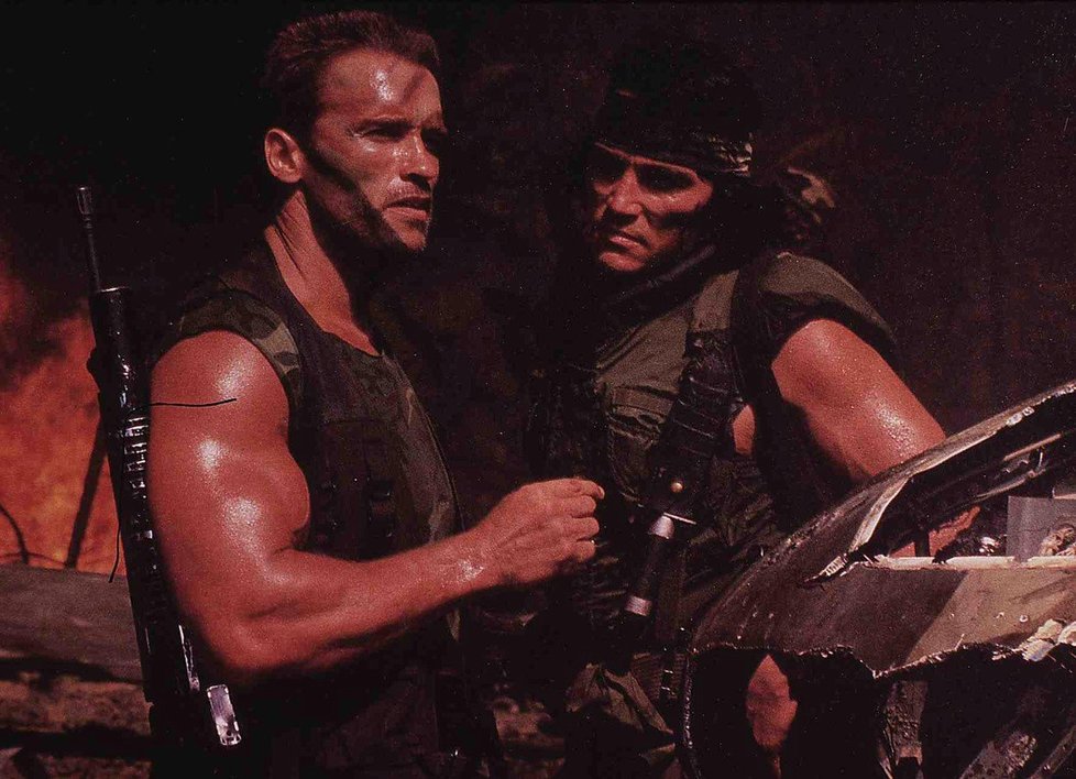 Sonny Landham a Arnold Schwarzenegger ve filmu Predátor