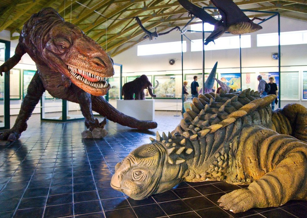 Vedle rezervace si můžete prohlédnout expozici s modely dinosaurů v životní velikosti.