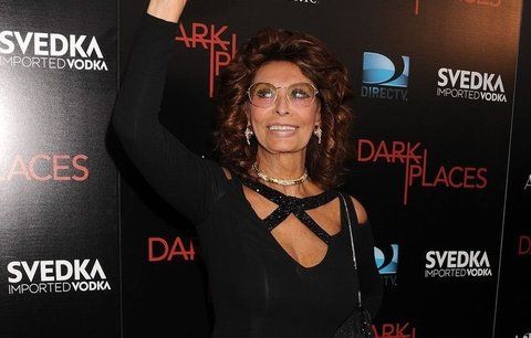 Sophia Loren na červeném koberci: Mladé kolegyně strčila do kapsy!