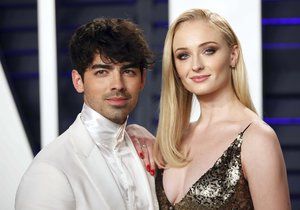 Sophie Turner a její snoubenec, zpěvák Joe Jonas