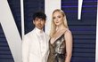 Sophie Turner a její snoubenec, zpěvák Joe Jonas