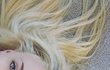Sophie Turner je blond! Svou novou barvu ukázala na Instagramu.