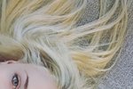 Sophie Turner je blond! Svou novou barvu ukázala na Instagramu.