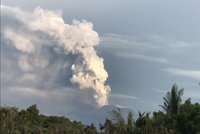 Patnáctiletou dívku znásilnil bratr. Za potrat jde na půl roku za mříže