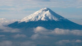 Sopka Cotopaxi se probouzí k životu.