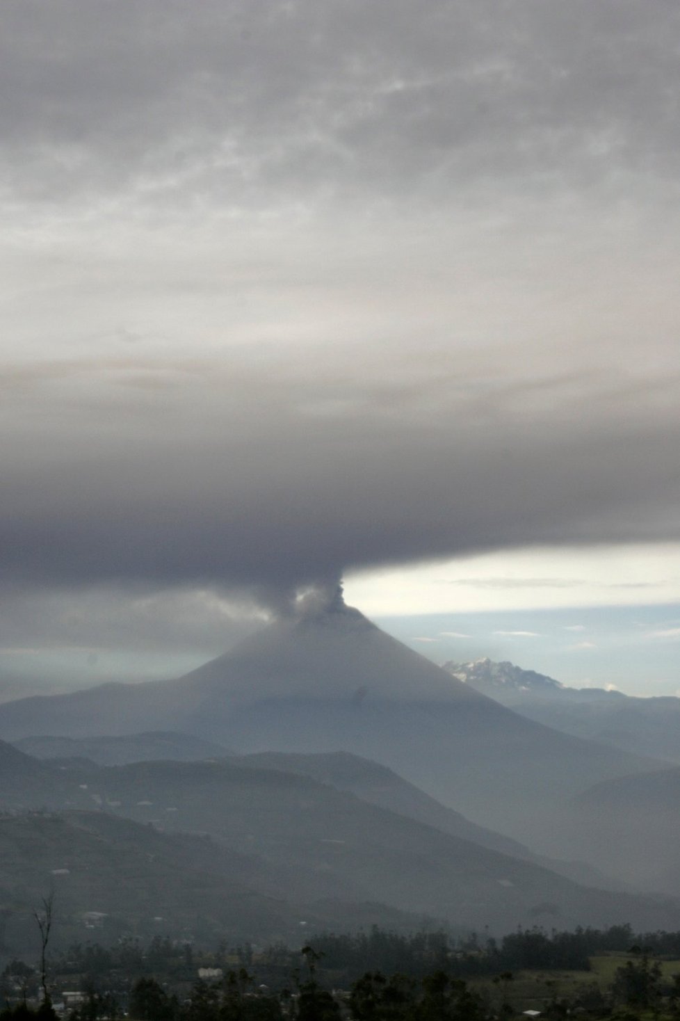 Sopečný popílek ze sopky Tungurahua v Ekvádoru