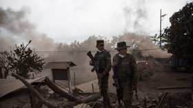 Výbuch sopky v Guatemale má již 99 obětí.