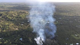 Na Havaji vybouchla sopka. Úřady vyhlásily evakuaci, lidem hrozí otrava i popálení lávou