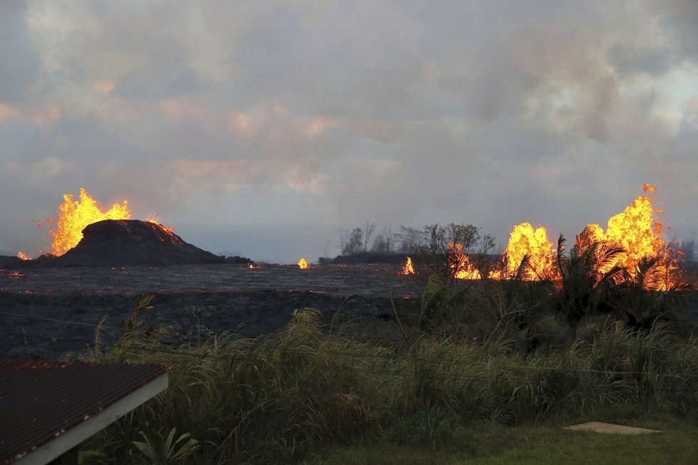 Sopka Kilauea stále chrlí lávu