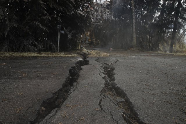 Havajská sopka Kilauea hrozí náhlým únikem magmatu (12.02.2018).