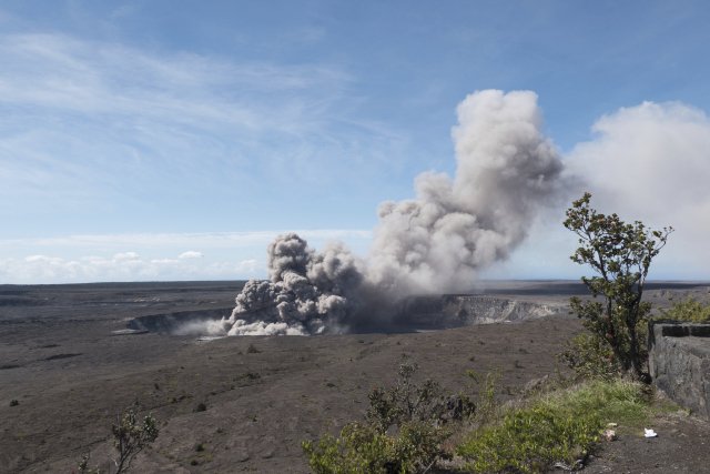 Havajská sopka Kilauea hrozí náhlým únikem magmatu