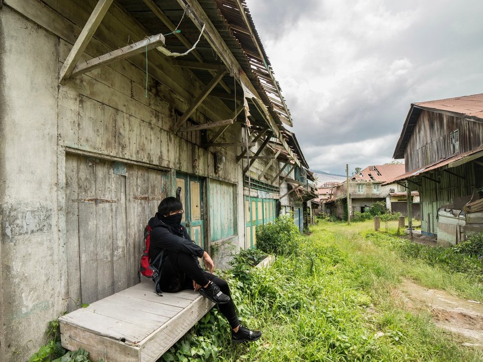 Městečko na úpatí sopky Sinabung opustili obyvatelé ve spěchu.