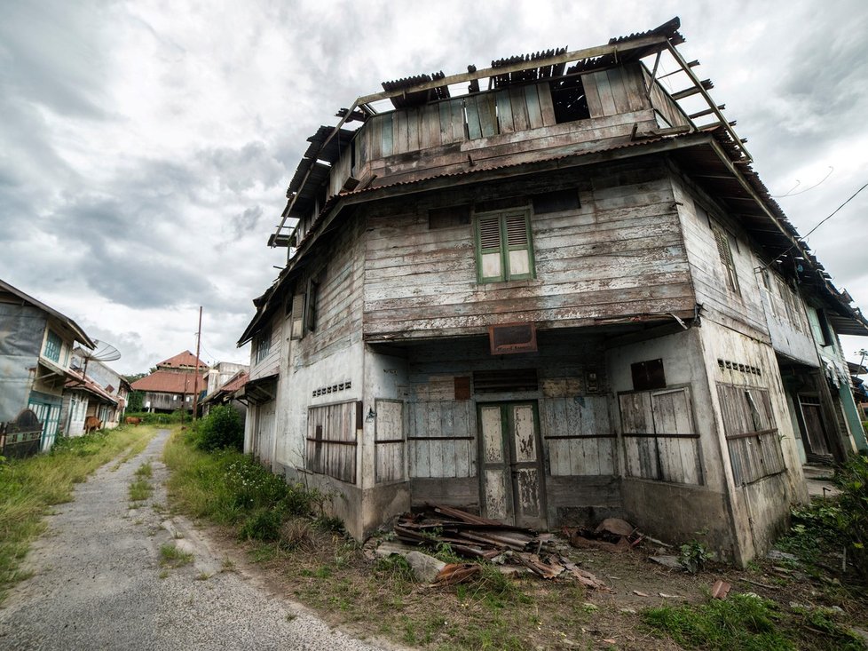 Městečko na úpatí sopky Sinabung opustili obyvatelé ve spěchu.