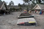 Škody po výbuchu sopky Semeru na indonéském ostrově Jáva (5.12.2021)