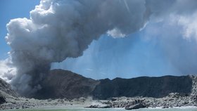 Erupce novozélandské sopky si vyžádala již 16 obětí.