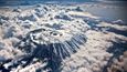 Kilimandžáro, Tanzanie. Nejvyšší hora Afriky leží takřka přímo na rovníku, u hranic Tanzanie s Keňou. Jedná se vlastně o horský masiv sestávající ze tří hlavních vrcholů. Sopka je považována za vyhaslou. Výstup až na vrchol trvá přibližně šest dnů, tanzanská vláda nicméně uvažuje o výstavbě lanovky, která by turistickému ruchu pomohla.