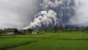 Indonéské úřady vydaly po několika středečních erupcích sopky Semeru příkaz k evakuaci a zvýšily stupeň pohotovosti na nejvyšší úroveň. Indonéské úřady vydaly po několika středečních erupcích sopky Semeru příkaz k evakuaci a zvýšily stupeň pohotovosti na nejvyšší úroveň.