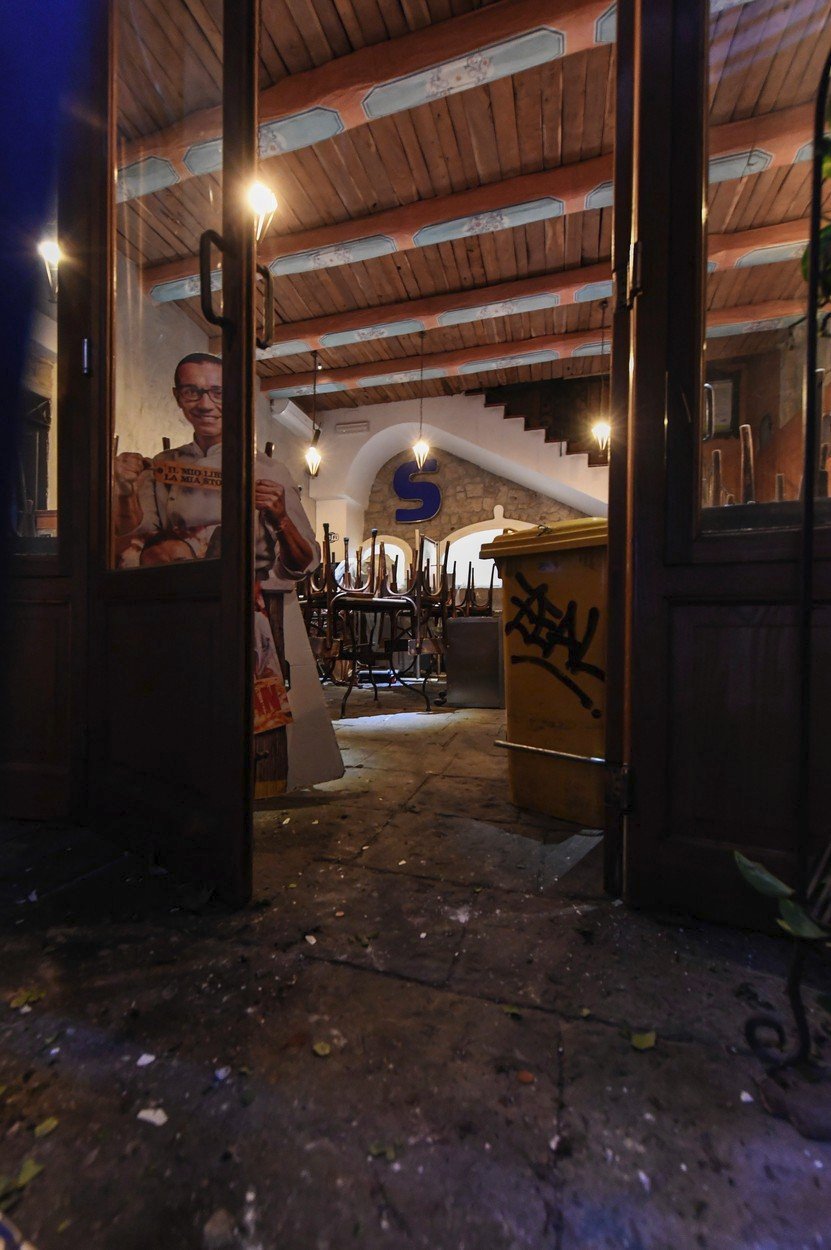 Před nejvyhlášenější neapolskou pizzerií Sorbillo vybuchla bomba