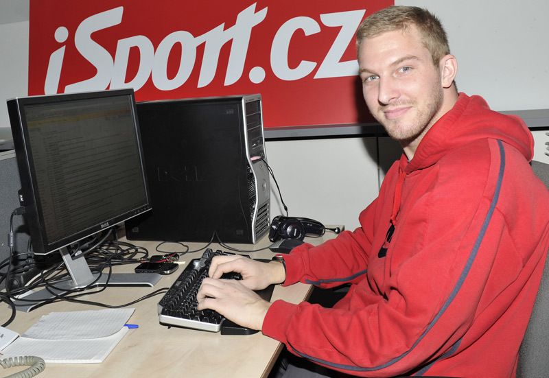 Petr Mikolanda při chatu se čtenáři iSport.cz