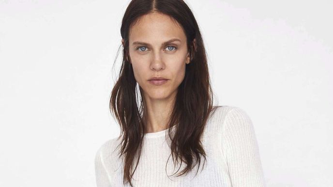 Šortky s páskem, Zara, 599 Kč Šortky s páskem, Zara, 599 Kč