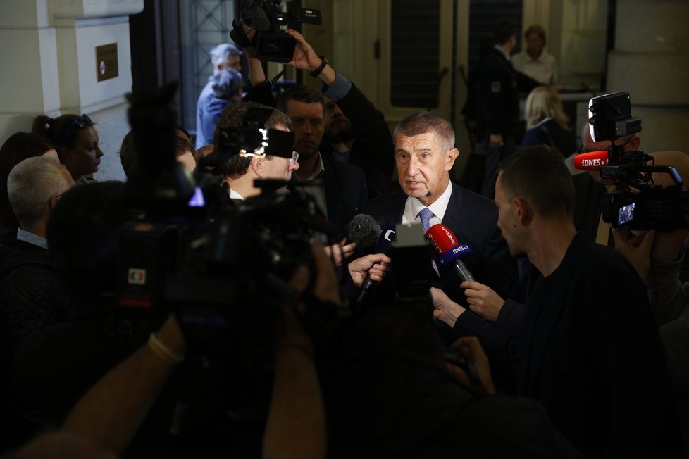 Andrej Babiš u soudu v kauze Čapí hnízdo (17.10.2022)