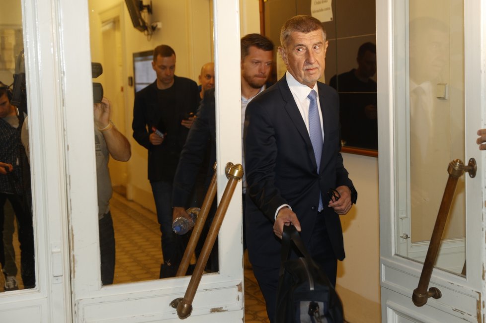 Andrej Babiš u soudu v kauze Čapí hnízdo (17.10.2022)