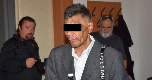 Dezider Č. (59) je obžalovaný ze zapálení domu v Mariánských Lázních, ve kterém uhořel vozíčkář (†61).