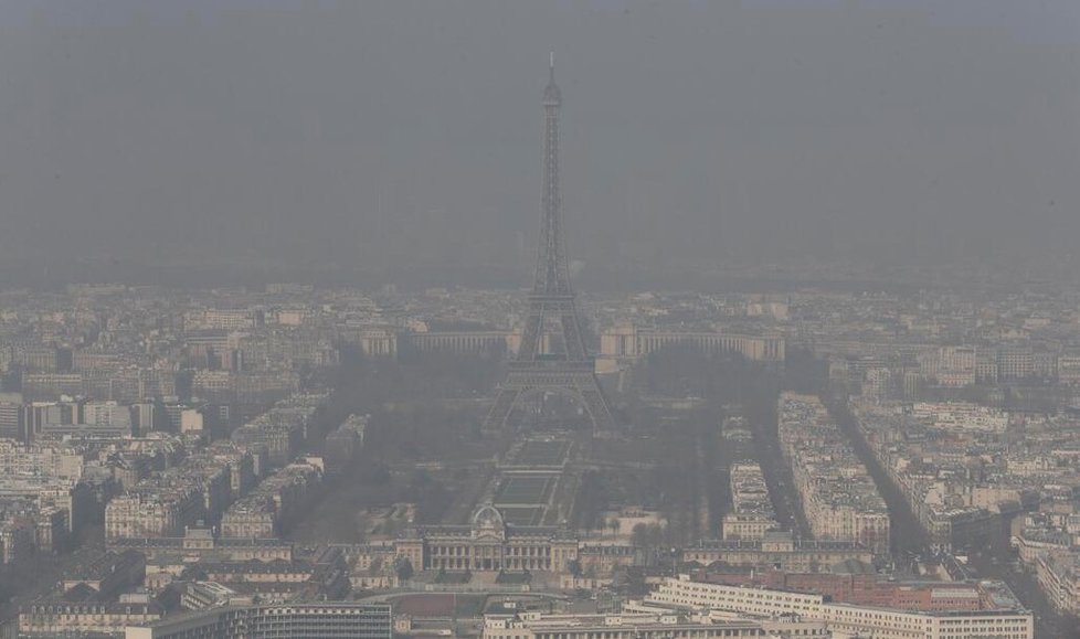 Evropská unie kvůli znečištění ovzduší žaluje šest zemí, včetně Británie.