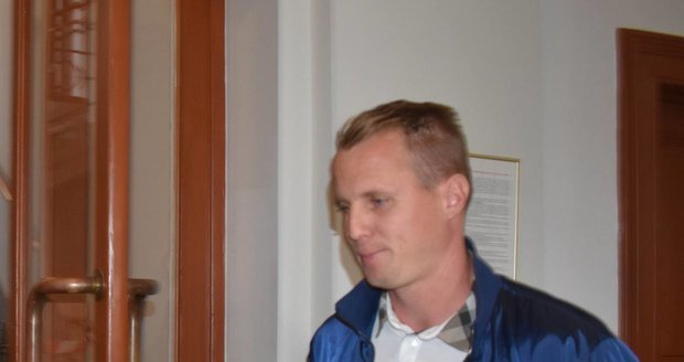 Fotbalista David Limberský jako svědek u Krajského soudu v Plzni.