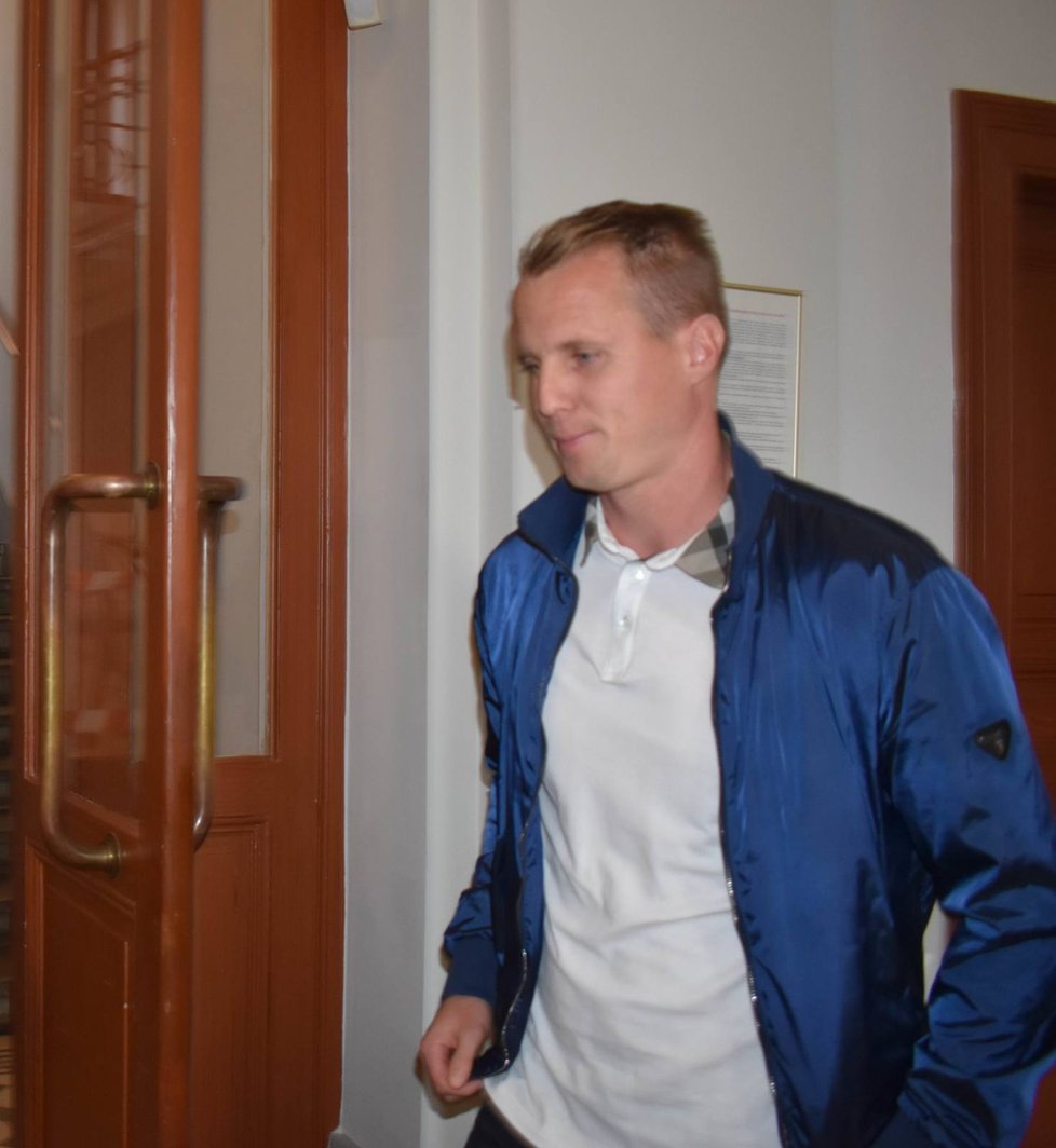 Fotbalista David Limberský jako svědek u Krajského soudu v Plzni. 