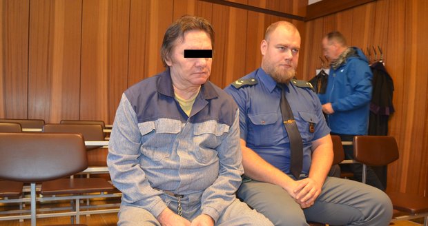 Ladislav K. je obžalovaný z pobodání přítelkyně Lucie. Hrozí mu až 18 let vězení.