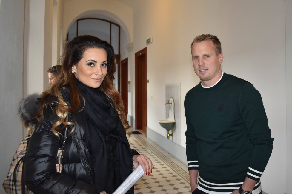 S Lenkou Limberskou přišel ke Krajskému soudu v Plzni i její manžel, fotbalista David.