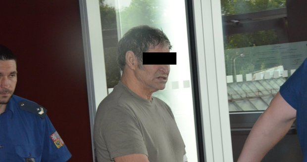 Dědeček v Litovli brutálně znásilnil dvě nezletilé vnučky: Soud ho poslal na 7 let do vězení.