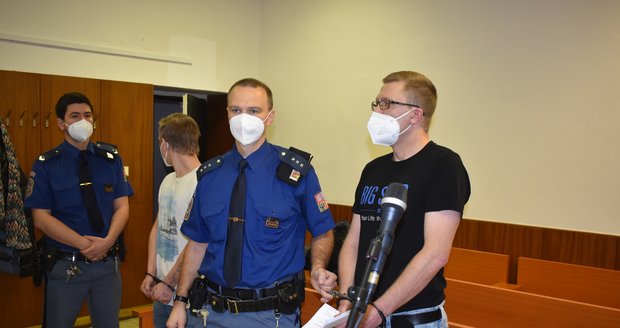 Stanislav Weber (23) a Marek Dihel (38, vpravo) budou odpykávat 7 a 7,5 roku ve vězení.